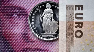 Clienţii cu credite în franci cer Guvernului şi Parlamentului transformarea împrumuturilor în valută în lei, în anumite condiţii