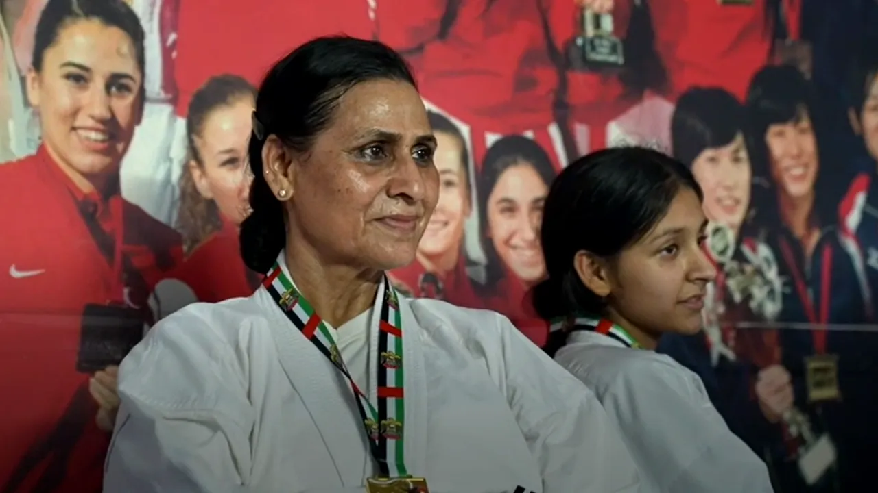 O bunică şi nepoata ei au obţinut medalii la o competiţie internaţională de karate din Dubai