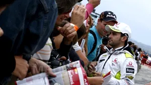 Pilotul spaniol Hector Barbera, condamnat la şase luni de închisoare după ce şi-a agresat logodnica