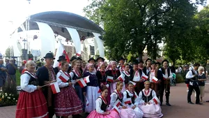 400 de artişti din 10 ţări, la Nunta Zamfirei, cel mai mare Festival Internaţional de Folclor din România şi între primele opt din lume