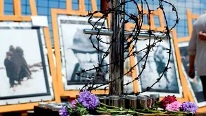 Legea de instituire a zilei de 2 august, ca Ziua de comemorare a Holocaustului împotriva romilor, a fost  promulgată