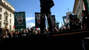 Sute de oameni au protestat în faţa ambasadei Marii Britanii din Sofia