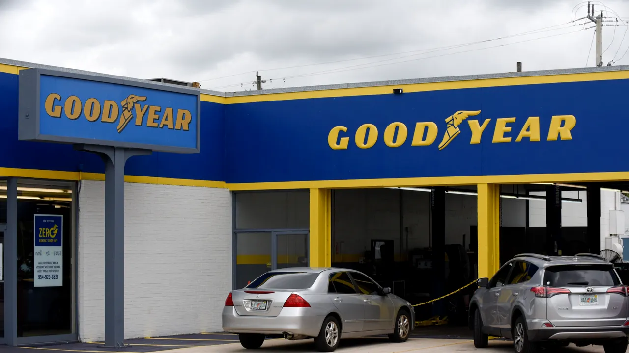 Cu Trump nu le merge ca pe roate. Trump le cere votanţilor să nu mai cumpere produsele companiei Goodyear
