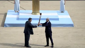 Organizatorii Jocurilor de Iarnă de la Beijing primesc flacăra olimpică, în ciuda opoziţiei activiştilor