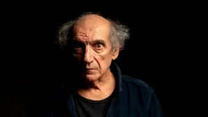 Cum să scăpăm de obsesii? Dramaturgul Mihai Gruia Sandu explică fenomenul plăcerilor excesive