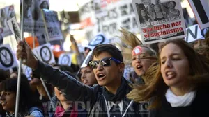 Mii de elevi şi studenţi au protestat în Spania, denunţând reducerea fondurilor pentru educaţie