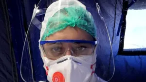 Oamenii care se aruncă în lupta cu epidemia de Covid-19. Povestea unei tinere care s-a angajat la un spital din epicentrul epidemiei