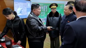 Kim Jong Un și fiica sa testează pistoale noi la un poligon de tragere