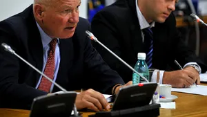 Comisia Udrea solicită sesizarea BNR în privinţa rescadenţării creditului de la BRD al ministrului