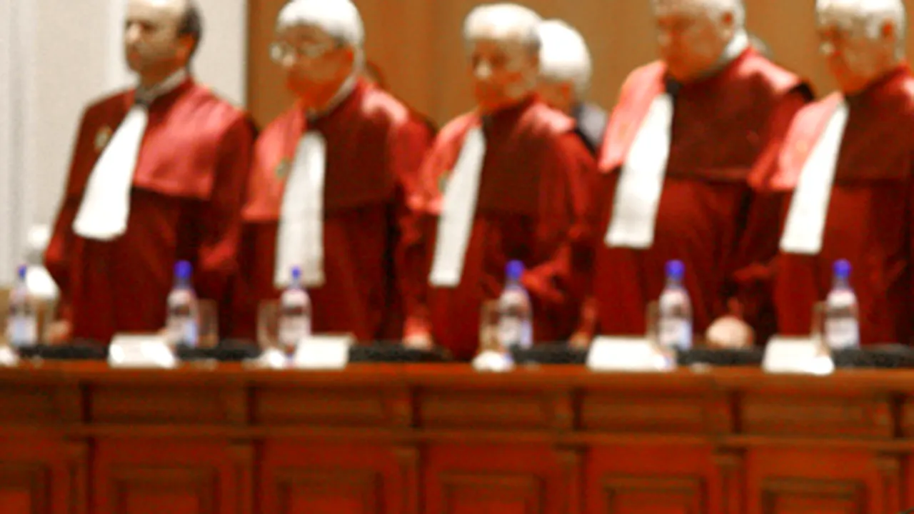 CC a respins sesizarea PDL privind neconstituţionalitatea unor articole din regulamentul Camerei