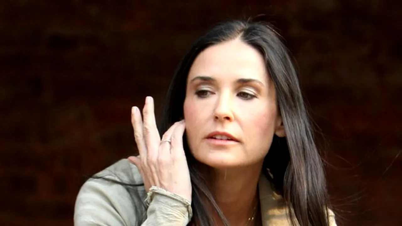 Bruce Willis a îndemnat-o pe Demi Moore să apeleze la tratament medical