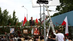 14 august 1980 - Lech Walesa declanşează greva la şantierul naval din Gdansk
