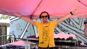 Armin Van Buuren urcă pe scena Sound of Bucharest. Show spectaculos cu intrare liberă în Piaţa Constituţiei