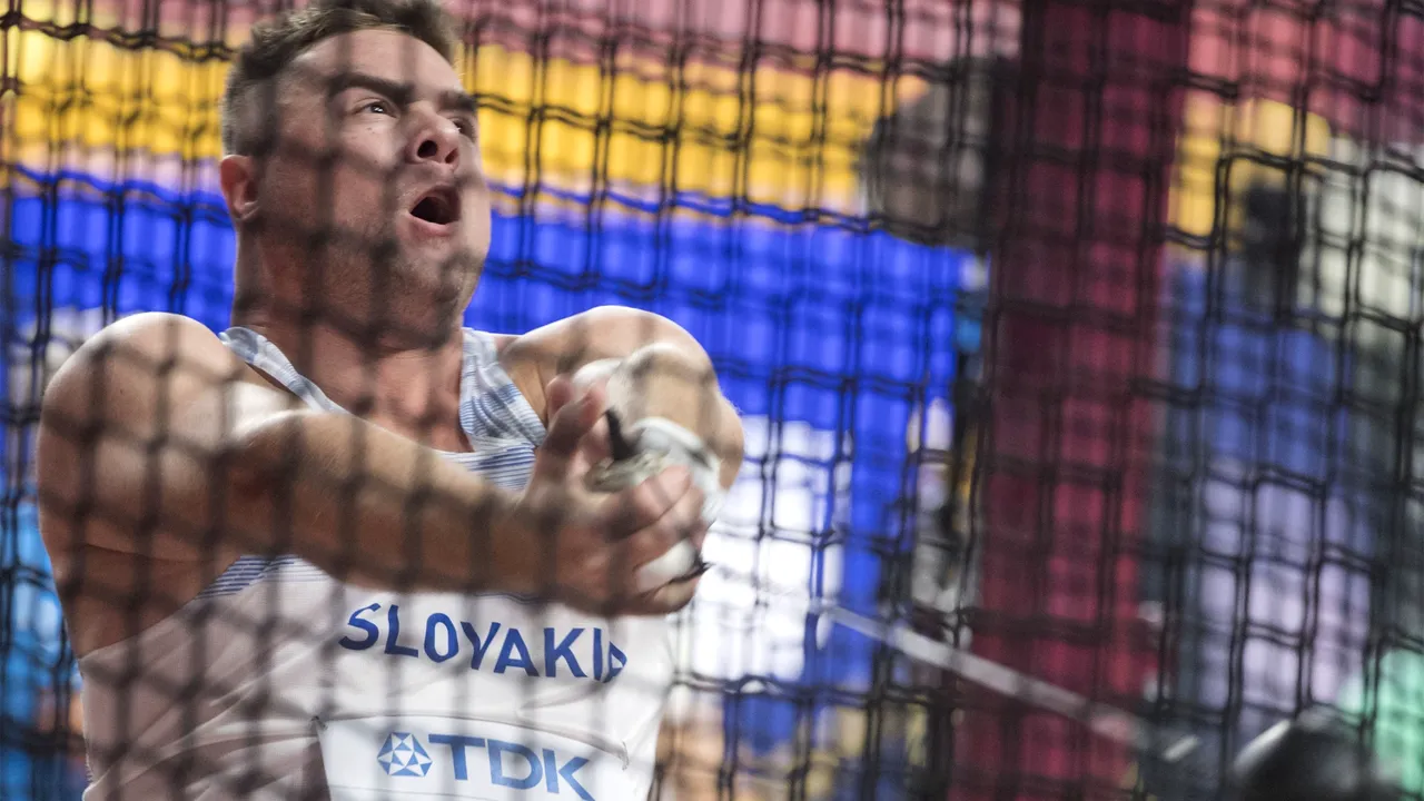 Un tânăr a ajuns la spital, după ce a fost lovit în cap de un ciocan la Campionatul de Atletism din India - FOTO