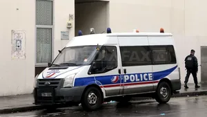 Şapte cetăţeni români, reţinuţi în Franţa după un furt