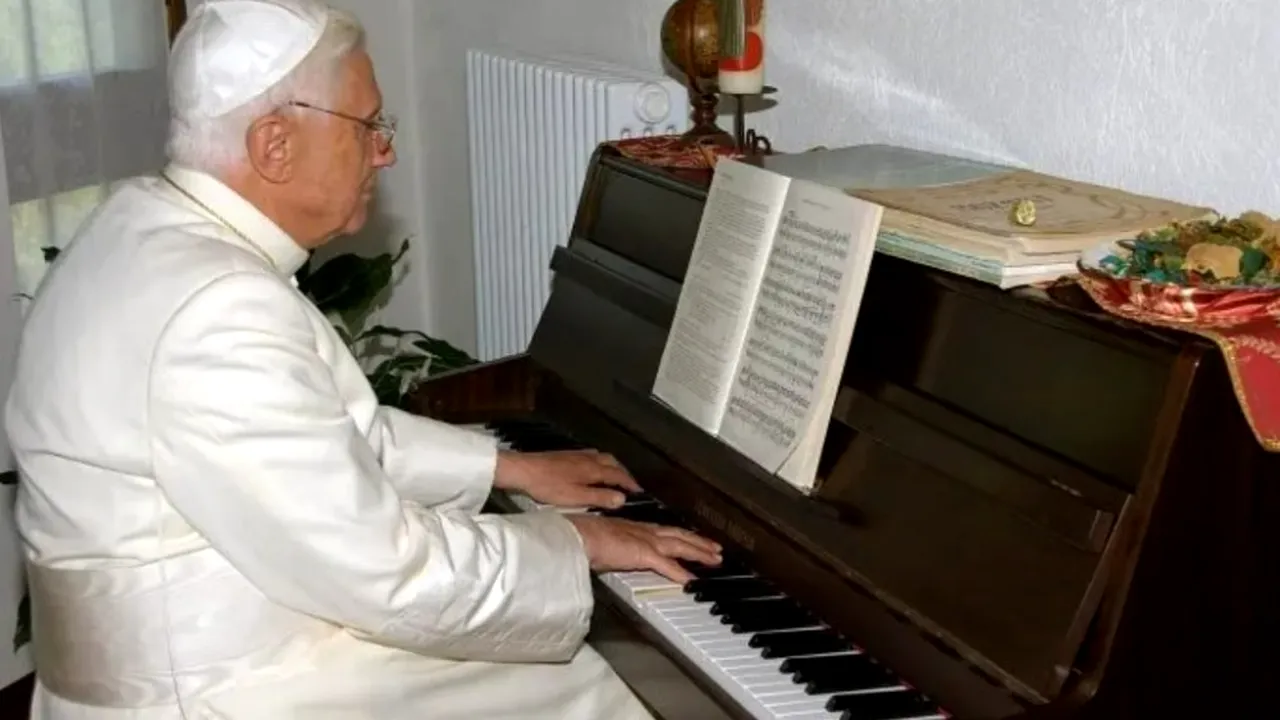 COMENTARIU De ce n-a ajuns Benedict al XVI-lea un mare pianist