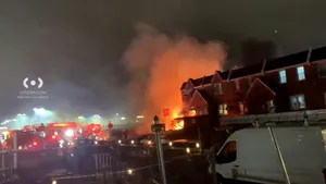 Un avion cu şase persoane la bord s-a prăbuşit într-un cartier din Philadelphia