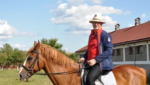 Un avocat britanic străbate călare distanţa Moscova-Sighişoara ca să adune bani pentru paralimpici - FOTO