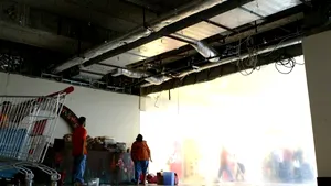 O parte a tavanului de la Halele Centrale din Ploieşti s-a prăbuşit. Nu s-au înregistrat victime - FOTO / VIDEO