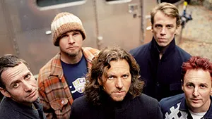 Pearl Jam va relansa albumul de debut (Video)
