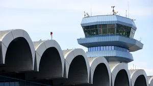 Aterizare de urgenţă pe aeroportul Otopeni după ce unui pasager i s-a făcut rău la bordul avionului