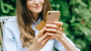 Peste jumătate dintre români folosesc Internet Banking sau Mobile Banking