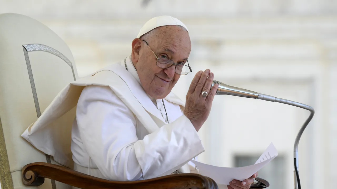 Papa Francisc va publica „Hope”, primele memorii ale unui pontif în funcţie