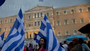 Mii de greci au manifestat la Atena, cerându-i premierului să-şi respecte promisiunea - VIDEO