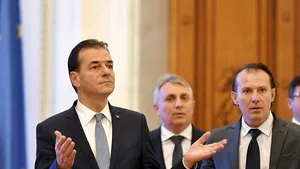 Premierul spune că nu e nevoie ca persoanele care ies la terasă să dea CNP-ul