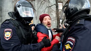 Popularitatea lui Vladimir Putin se prăbuşeşte: 1 din 3 ruşi ar ieşi la proteste anti-guvernamentale. Cum arată sondajele