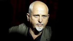 Peter Gabriel va lansa un album de coveruri