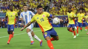 James Rodríguez, căpitanul echipei Columbiei de fotbal, spitalizat după o deshidratare severă