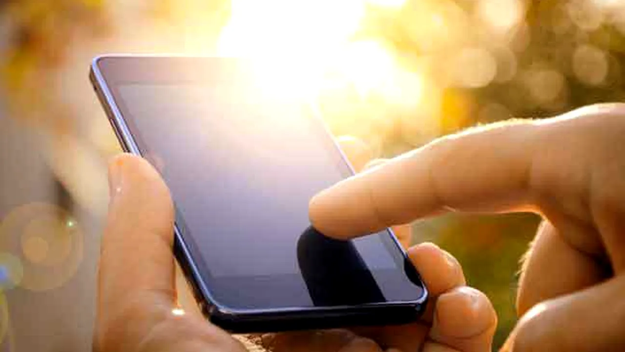 Cum vor putea fi încărcate telefoanele mobile la soare