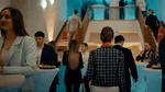 „CINE NU E GATA” – filmul care transformă burnout-ul în comedie neagră ajunge în cinematografe din 18 iulie