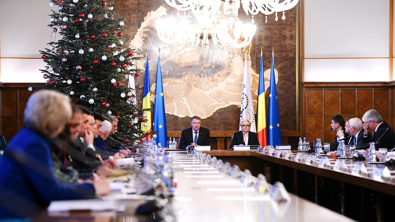 Iohannis a prezidat şedinţa Guvernului, alături de Dăncilă: Nu ne permitem să nu colaborăm/ Decizia asupra punctelor din şedinţa de Guvern aparţine premierului