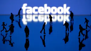 Facebook dă UE în judecată pentru încălcarea vieţii private a angajaţilor săi