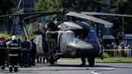 Încă un elicopter Black Hawk se alătură forțelor care intervin pentru stingerea incendiilor de vegetație