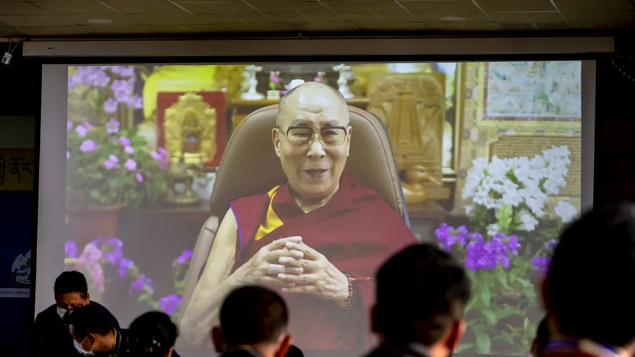 China susţine că Dalai Lama trebuie să-şi „corecteze temeinic” opiniile sale politice