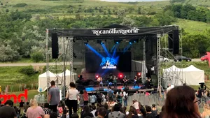 Rocanotherworld, un festival la care anul acesta se strâng bani pentru amenajarea pârtiei din Iaşi | FOTO