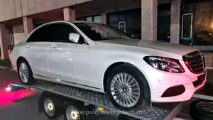 Un cetăţean maghiar a intrat în Vama Borş cu un Mercedes de 20.000 de euro pe platformă. La ieşire, nu-l mai avea 