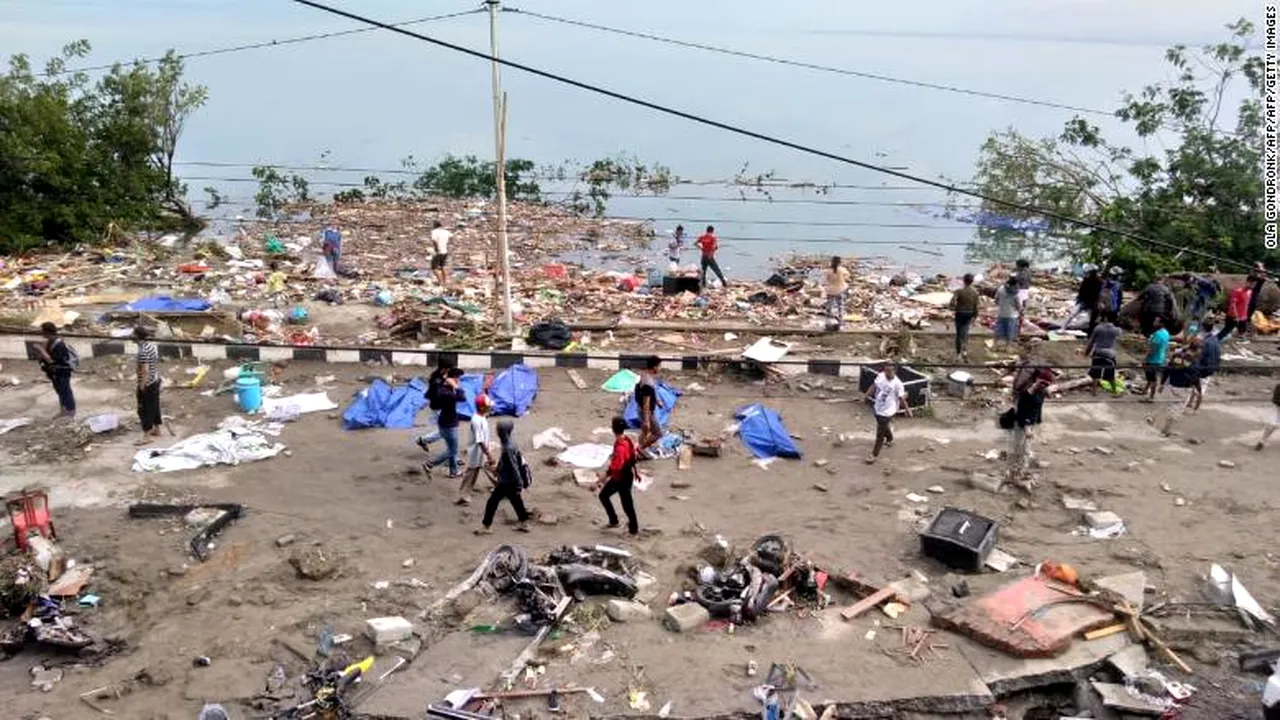 TRAGEDIA din Indonezia: Bilanţul victimelor a ajuns la cel puţin 832 de oameni/ Unul din controlorii de trafic a murit în timp ce asigura decolarea în siguranţă a unui avion | FOTO, VIDEO