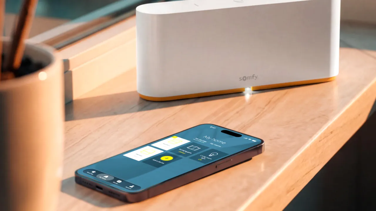Somfy TaHoma® switch: management centralizat al locuinței pentru mai mult confort și economii energetice