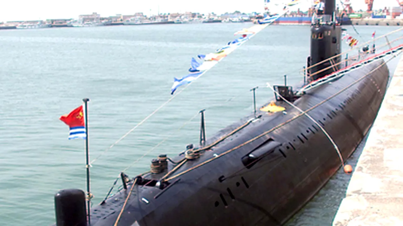 Rusia va construi şase submarine pentru marina vietnameză