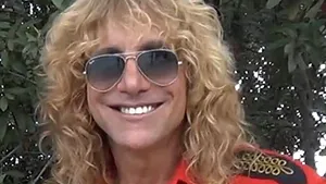 Un star al formaţiei Guns N' Roses, spitalizat după ce s-a înjunghiat în abdomen