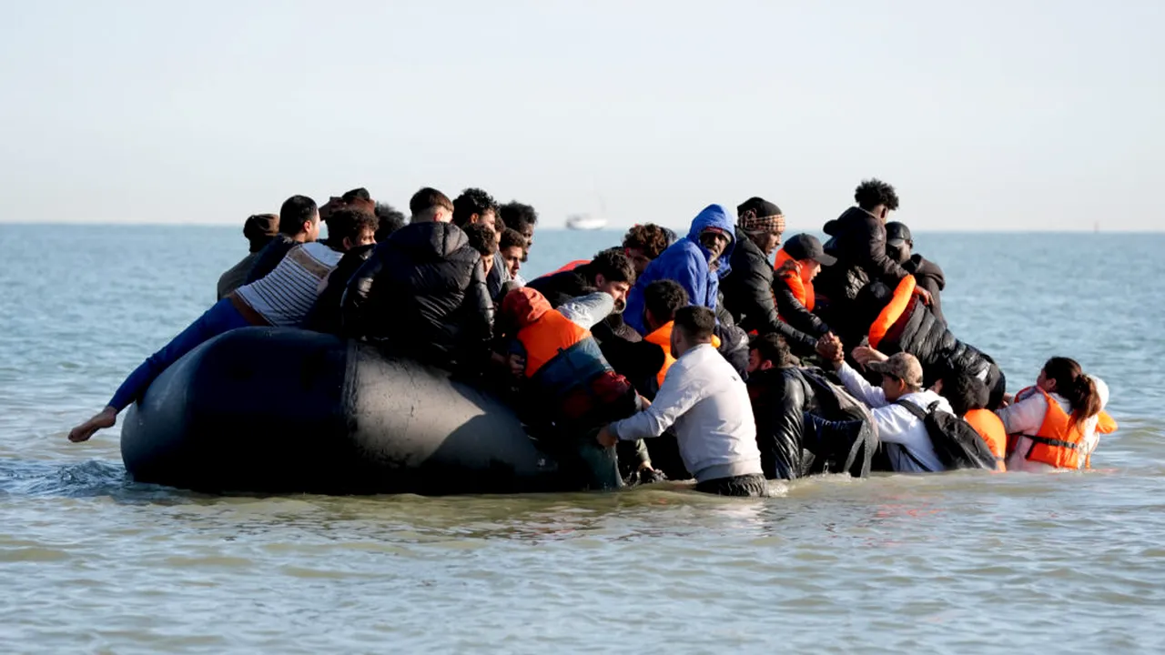 Agenția ONU pentru Refugiați avertizează că tăierile de fonduri alimentează un nou val de migrație spre Europa