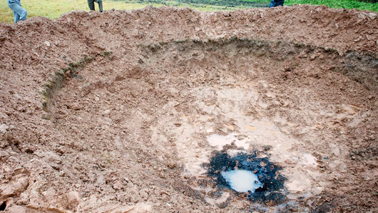 Proprietara terenului unde a căzut meteoritul vinde bilete de vizitare