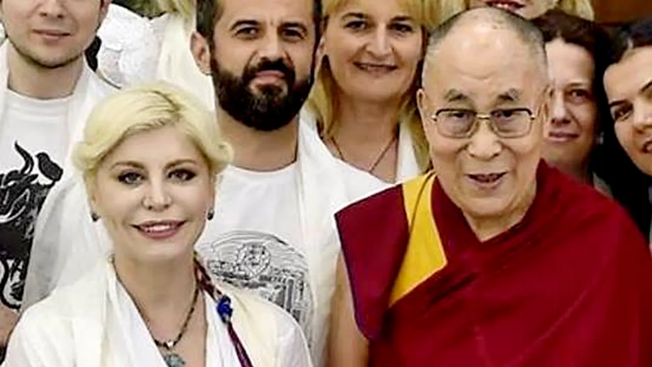 FOTO Loredana, călătorie spirituală în Tibet. Artista s-a întâlnit cu Dalai Lama