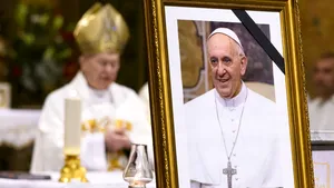 Guvernul României va declara zi de doliu național sâmbătă, la funeraliile Papei Francisc