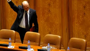 ANALIZĂ: Traian Băsescu, preşedintele-jucător, părăseşte după un deceniu corabia 