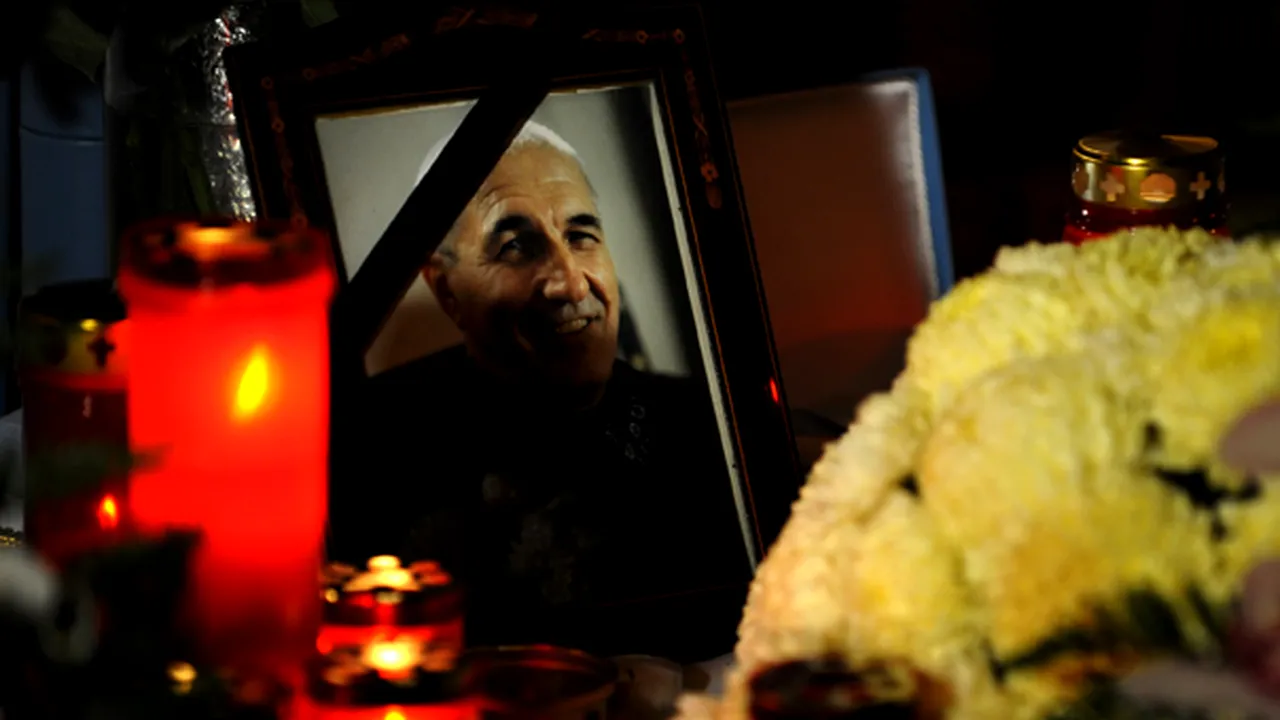 Gheorghe Dinică a fost înmormântat în aplauzele a mii de persoane